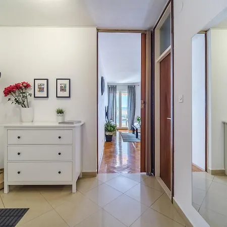 Apartment Zest *