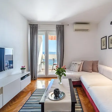 Zest Apartment