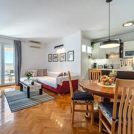 Zest Apartment