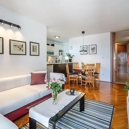 Zest Apartment *