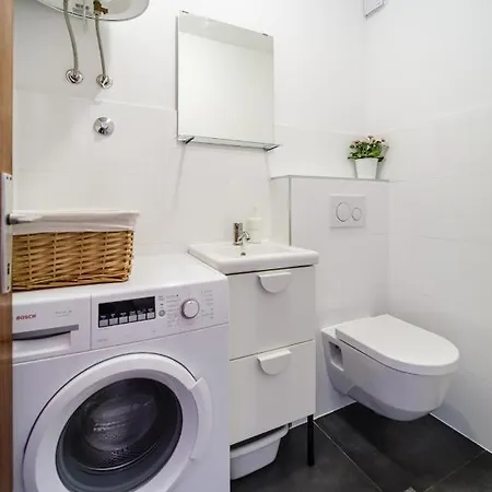 Zest Apartment Split