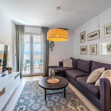Zest Apartment *
